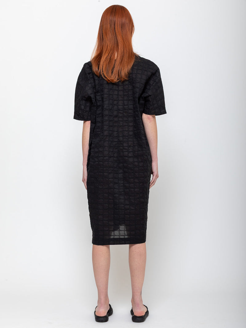 Black Crane - Ripple Finish V-Neck Dress - Verdalina