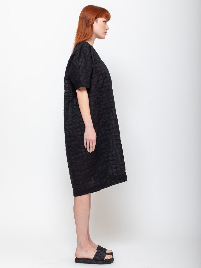 Black Crane - Ripple Finish V-Neck Dress - Verdalina