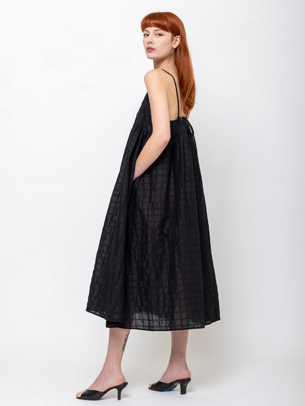 Black Crane - Ripple Strap Dress - Verdalina