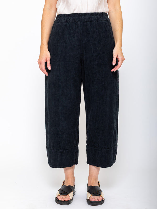 Aequamente - Velvet Corduroy Pants - Black - Verdalina