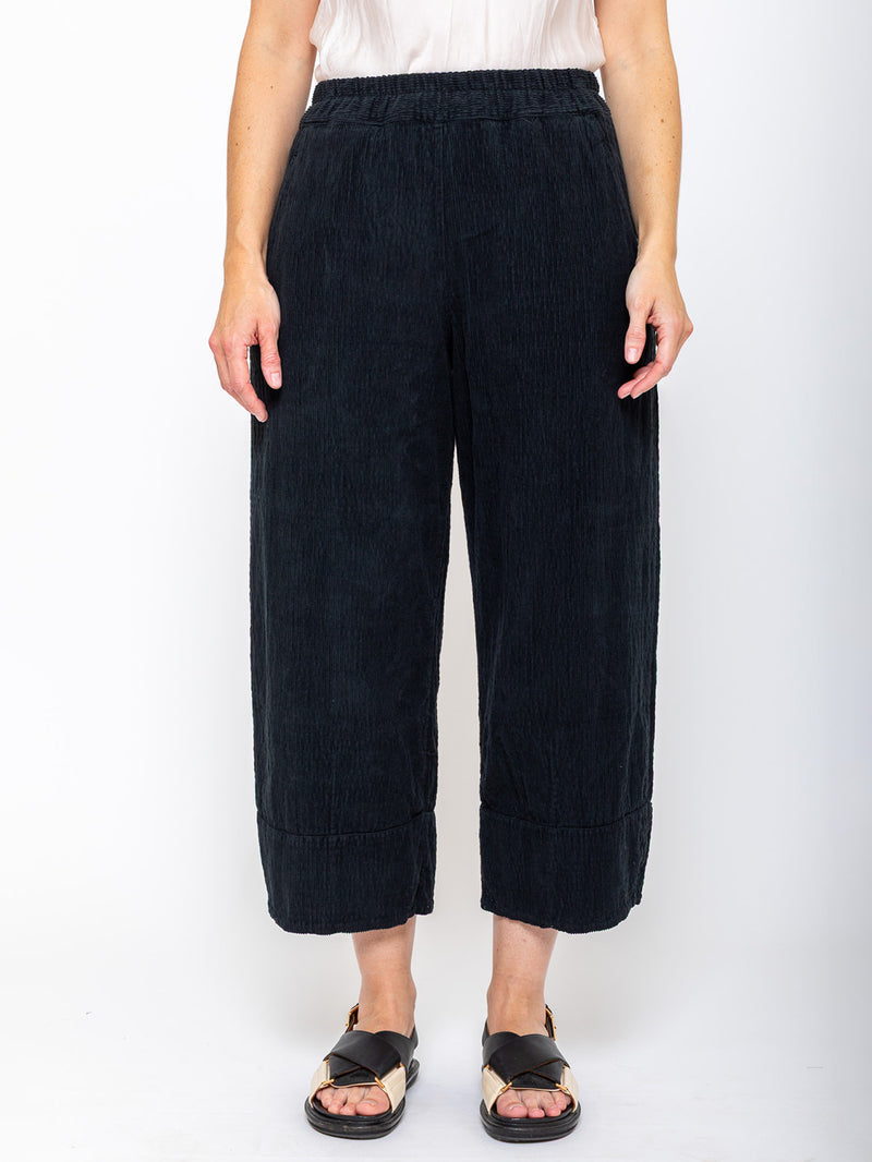 Aequamente - Velvet Corduroy Pants - Black - Verdalina