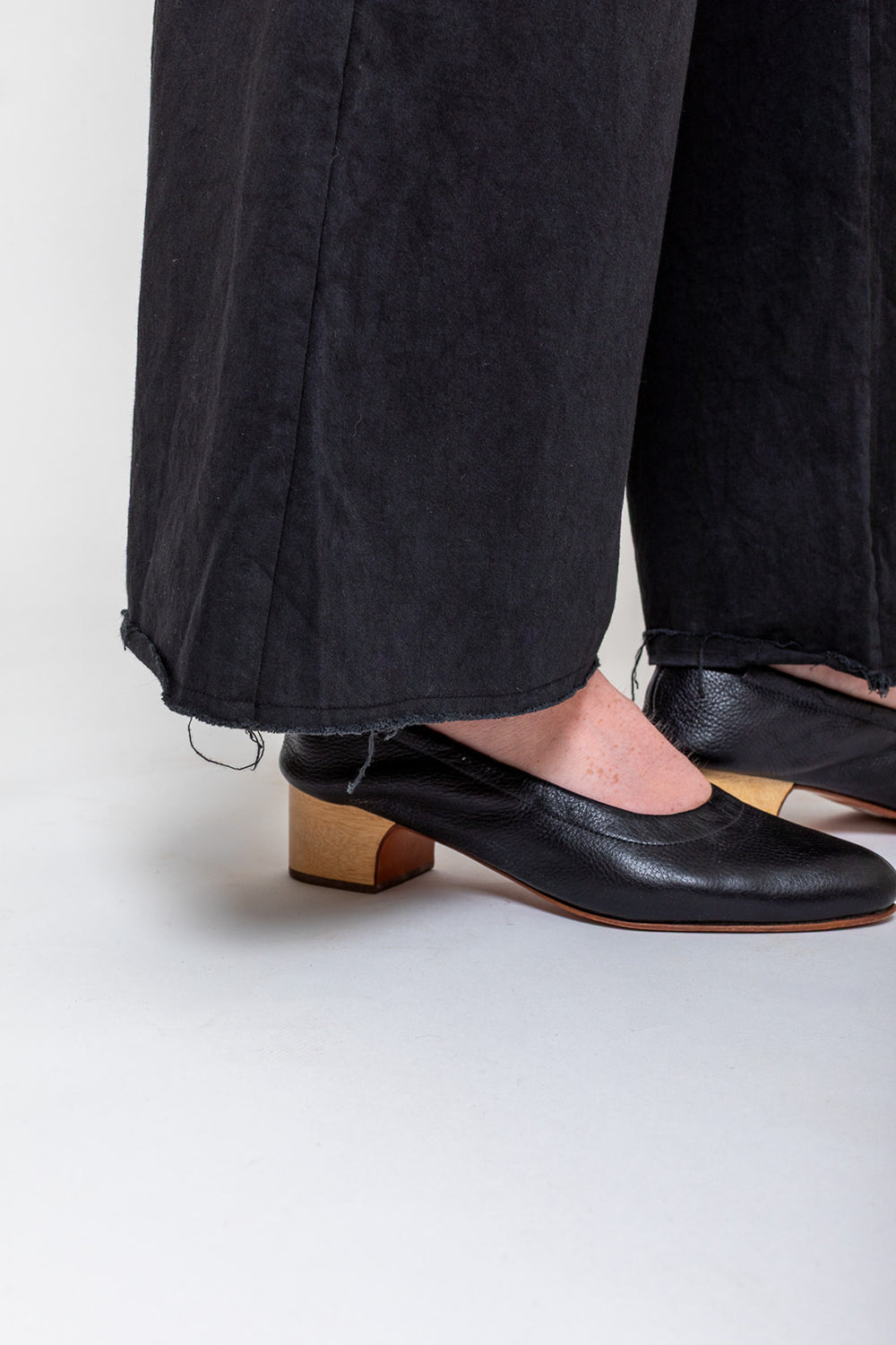 Sula | Flare Pants - Black | Verdalina